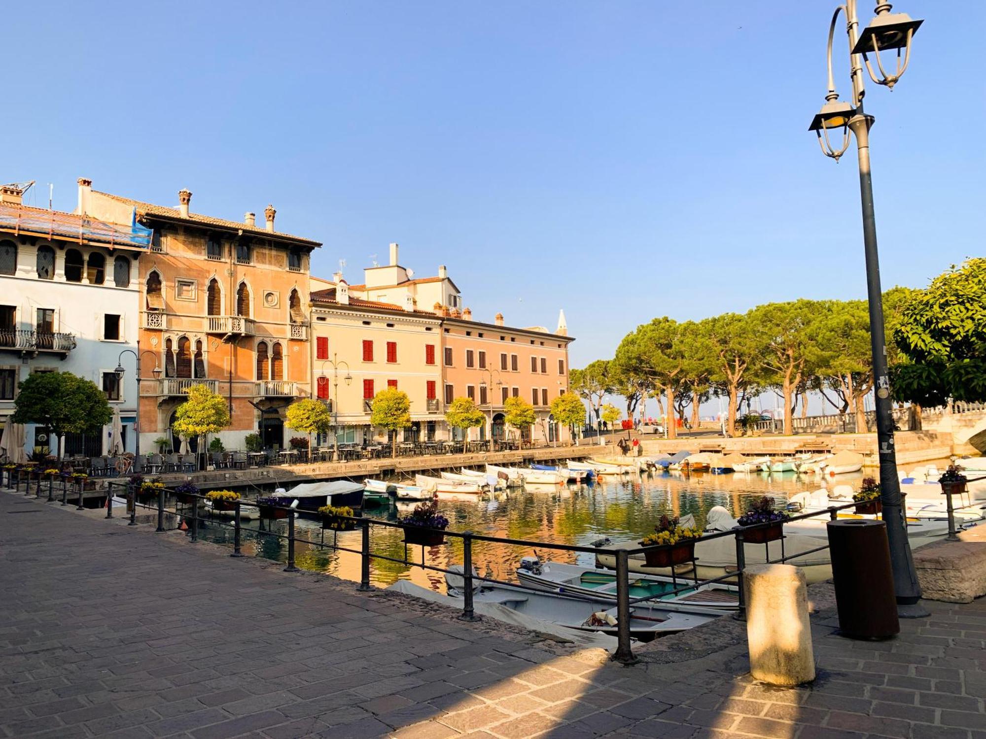 Garda Blue Lake Home Luxury Appartment Desenzano del Garda Exterior photo