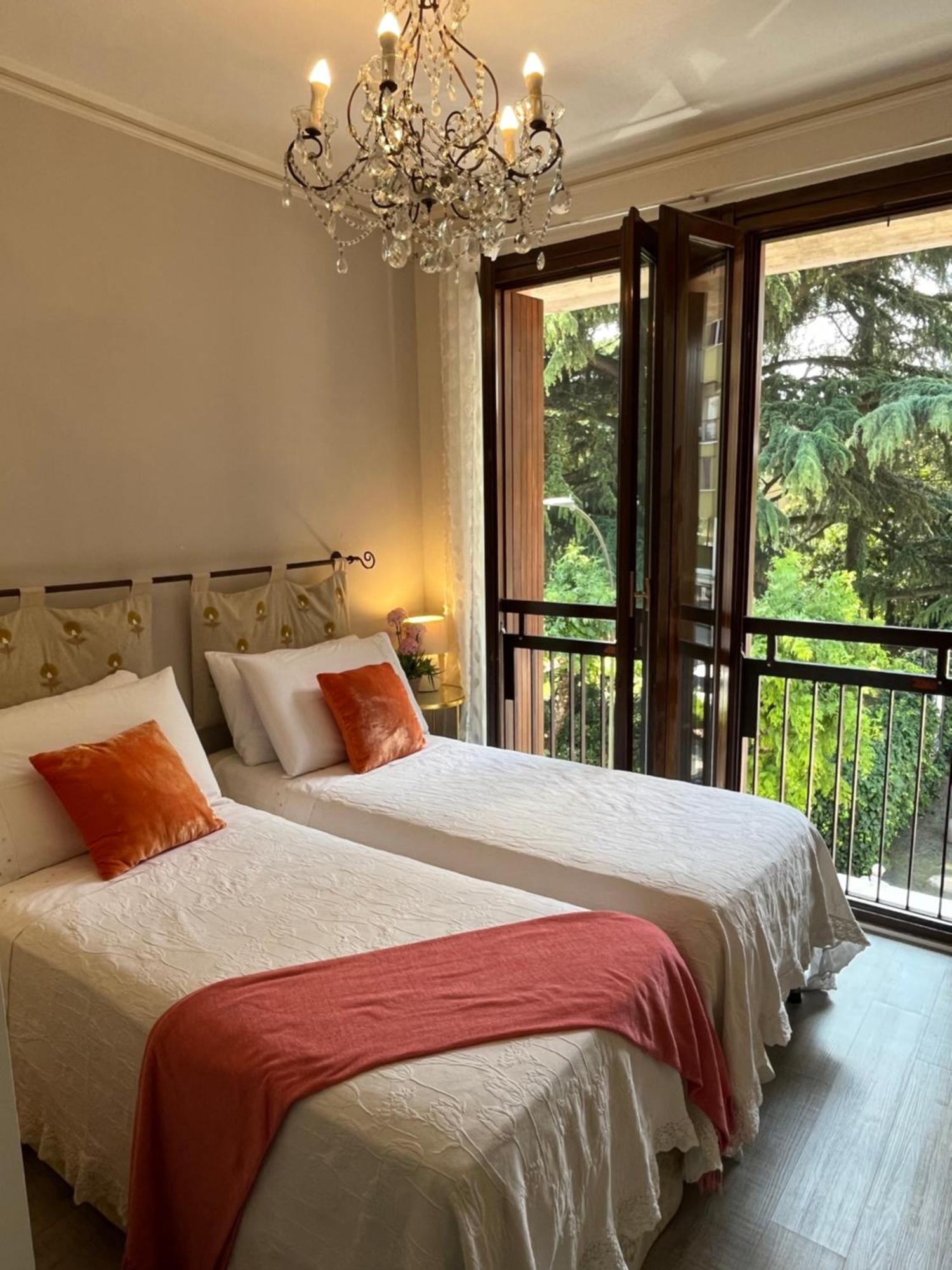 Garda Blue Lake Home Luxury Appartment Desenzano del Garda Exterior photo